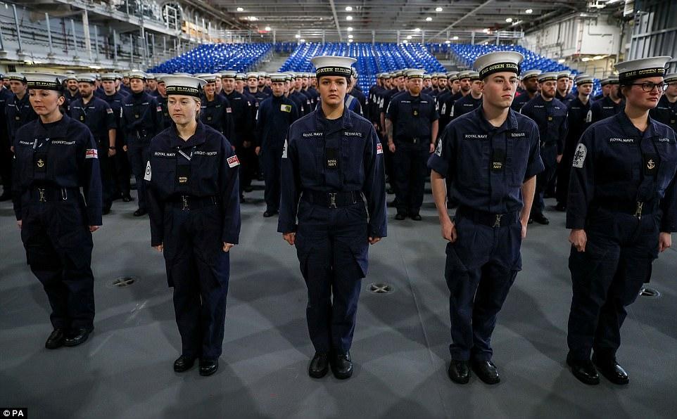 伊麗莎白女王號航母圖片，展現英國海軍力量的驕傲，伊麗莎白女王號航母展示英國海軍力量的風采