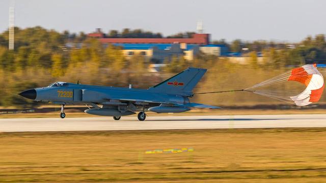 關(guān)于2022年殲-7還有多少架的探討，探討，殲-7戰(zhàn)機在2022年的數(shù)量概況