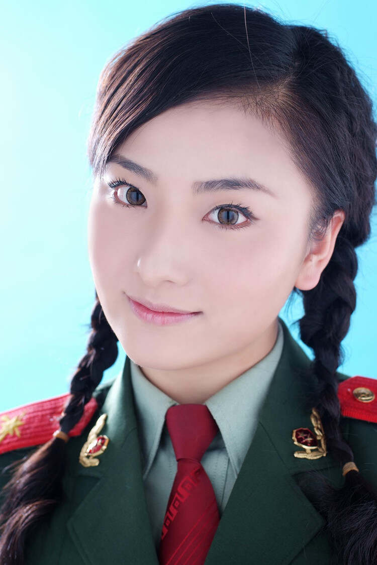 中國(guó)最漂亮的女兵照片第一名——展現(xiàn)英雄之美與榮耀印記，中國(guó)女兵第一名，榮耀印記與英雄之美的璀璨瞬間
