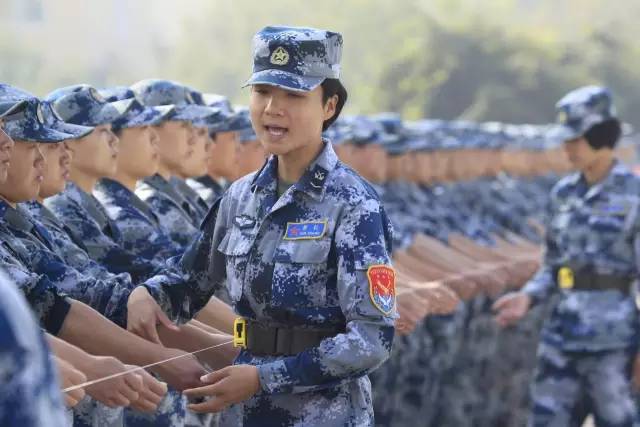 大學(xué)生女兵容易被錄取嗎？解析影響因素與機會平等，女大學(xué)生兵錄取機會解析，影響因素與平等權(quán)益探討