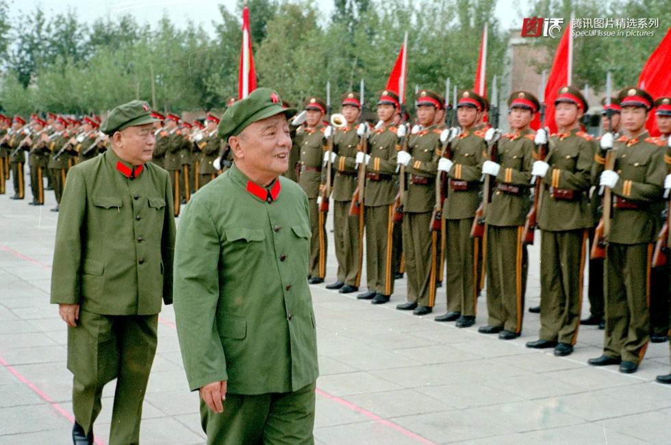 解放軍儀仗隊(duì)表演視頻，展現(xiàn)榮耀與力量，解放軍儀仗隊(duì)榮耀與力量的震撼表演視頻