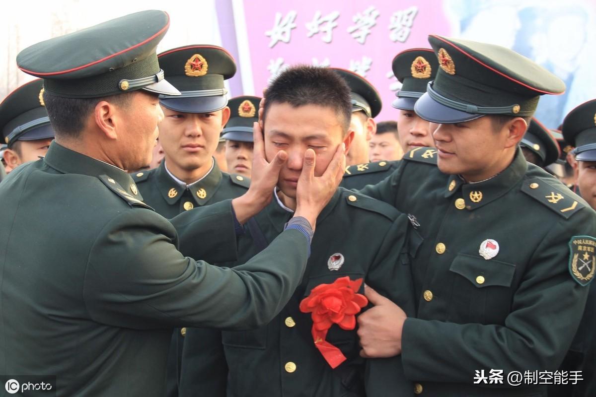 空軍義務(wù)兵在軍隊(duì)中的職責(zé)與角色，探尋空軍義務(wù)兵的主要任務(wù)，空軍義務(wù)兵職責(zé)與角色探究，主要任務(wù)解析