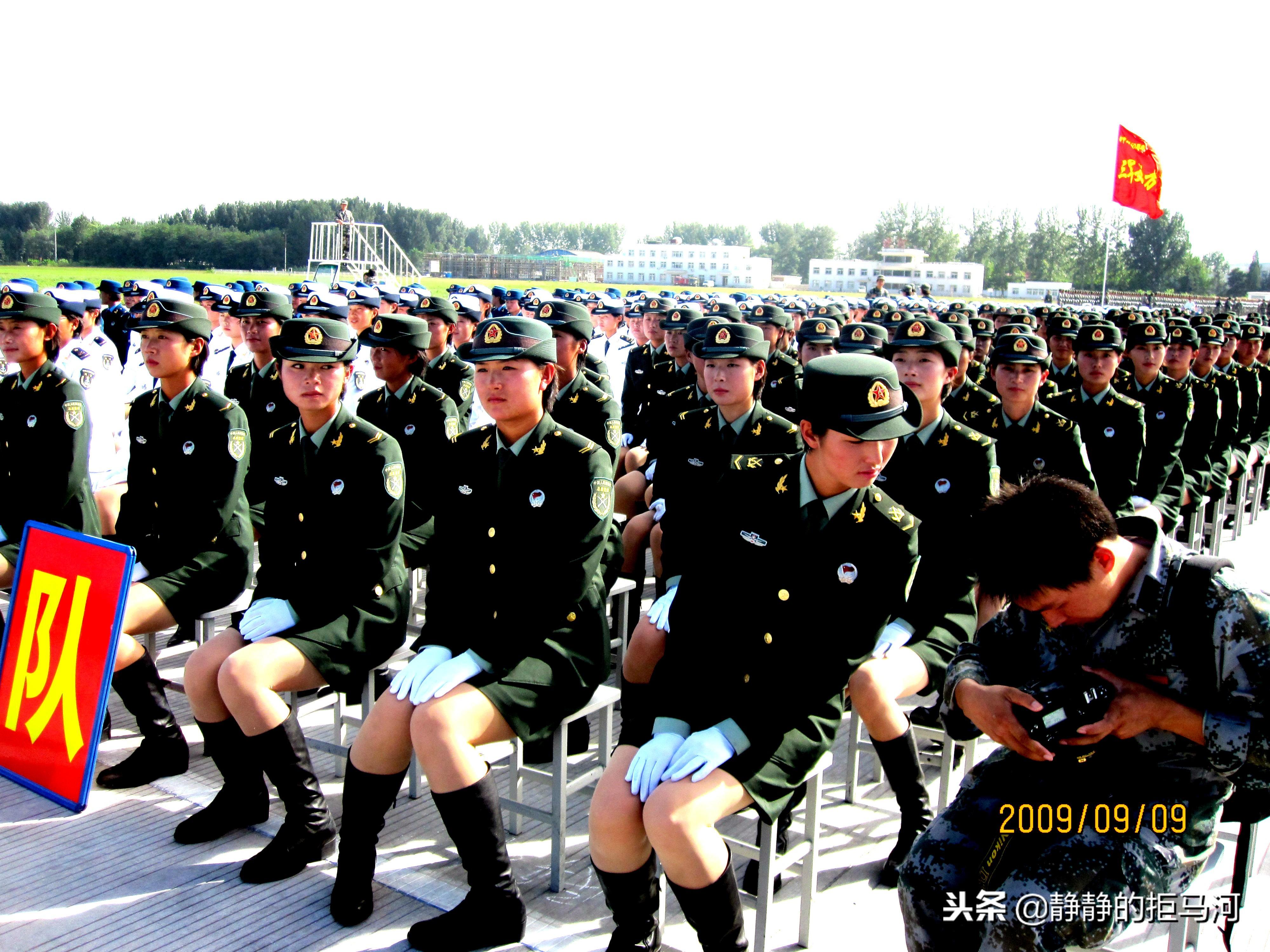 閱兵扭錯頭的士兵怎么樣了？深入了解事件背后的故事，閱兵扭錯頭的士兵后續(xù)如何？事件背后的故事揭秘