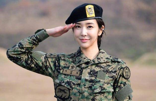 關(guān)于女兵征兵條件，探索未來(lái)的挑戰(zhàn)與機(jī)遇——以2024年為例，女兵征兵條件，探索未來(lái)挑戰(zhàn)與機(jī)遇——聚焦2024年展望