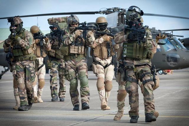世界軍事強(qiáng)國(guó)前十排名2022，全球軍事力量概覽，全球軍事力量概覽，2022年世界軍事強(qiáng)國(guó)前十排名榜單