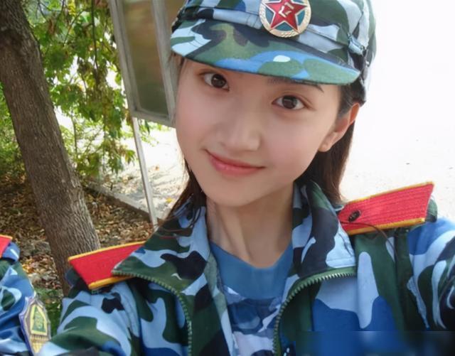 軍事直播間董嘉耀，一位軍事領(lǐng)域的佼佼者，董嘉耀，軍事領(lǐng)域的翹楚，深度解析軍事直播間