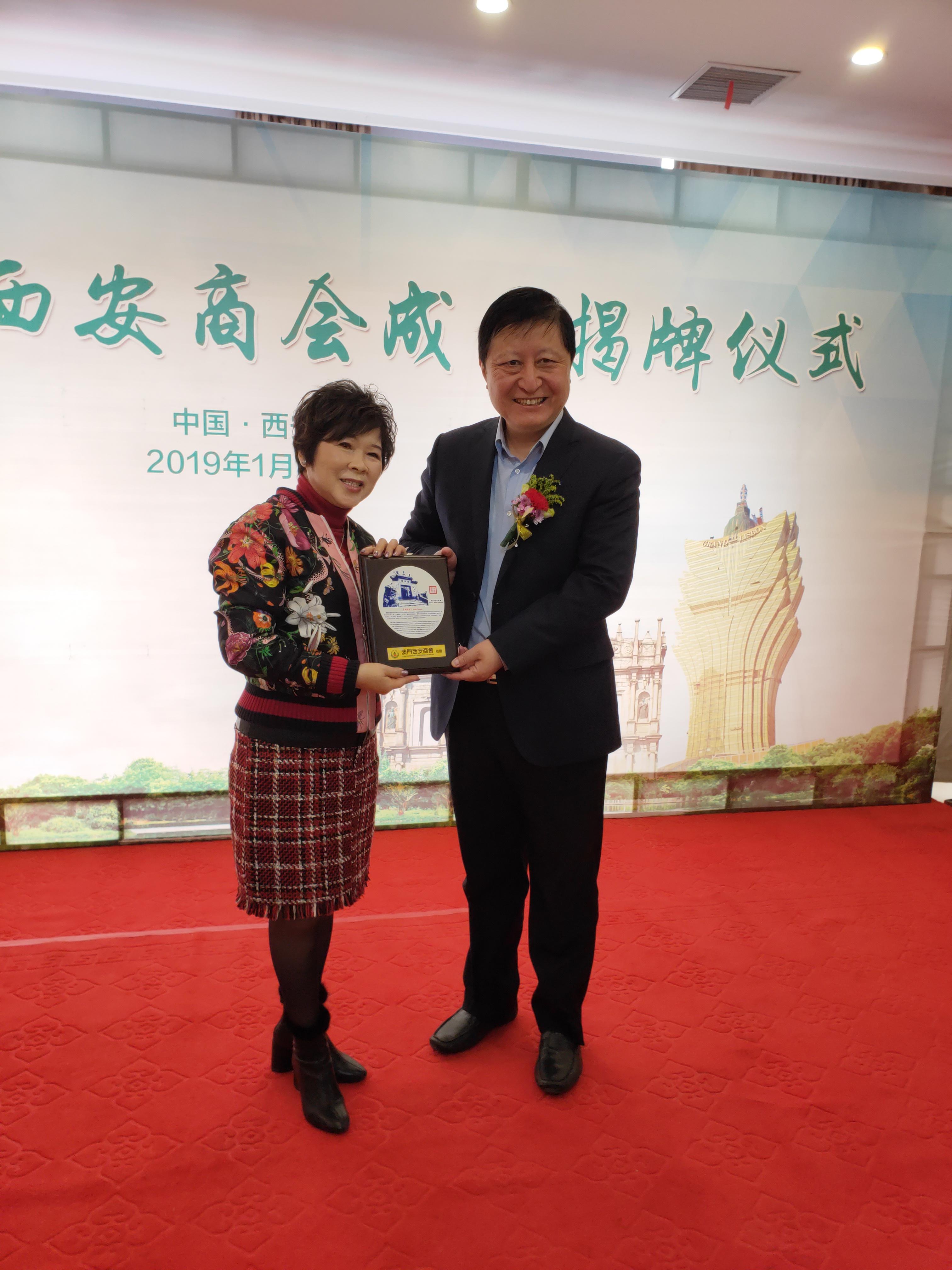 澳門一肖100準(zhǔn)免費(fèi)——揭秘彩票背后的秘密，澳門彩票揭秘，一肖預(yù)測(cè)背后的真相